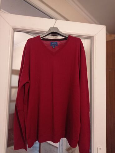 красный свитер: Тонкая кофточка на все времена года. Не скатывается, страна