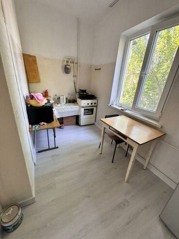105 серия 3 комнатная: 1 комната, 37 м², 105 серия, 2 этаж, Косметический ремонт