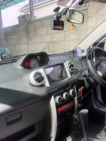 Toyota: Toyota ist: 2003 г., 1.5 л, Автомат, Хэтчбэк — 5