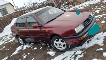 Volkswagen: Volkswagen Vento: 1992 г., 1.8 л, Механика, Газ, Седан