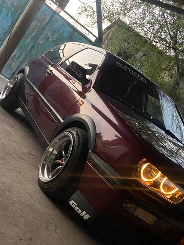сиденья голф: Volkswagen Golf: 1992 г., 1.8 л, Механика, Бензин, Купе