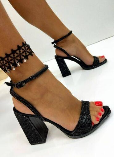 Elegantne cipele - crna boja- izuzetno udobne, lagane i stabilne