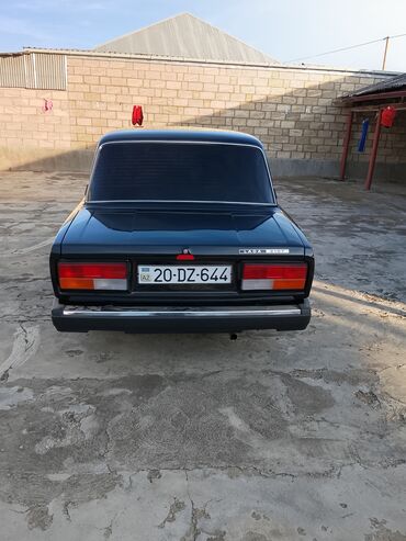 машины в азербайджане: LADA 2107 sedan Xüsusiyyətlər:prablemi yoxdu - Kuzov: sedan, klassik