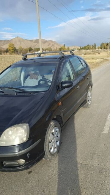 Nissan: Nissan Almera Tino: 2002 г., 1.8 л, Механика, Бензин