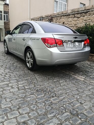 Chevrolet: Chevrolet Cruze: 1.4 l | 2013 il 27000 km Sedan — 3
