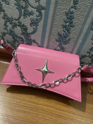 сумка uniqlo: Продаю сумку, каждая от 400-1100, розовая сумку совершенно