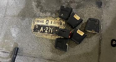 mini radio: Retro avtomobil radiosu — SSRİ istehsalı A-271 - Model: A-271 — 2