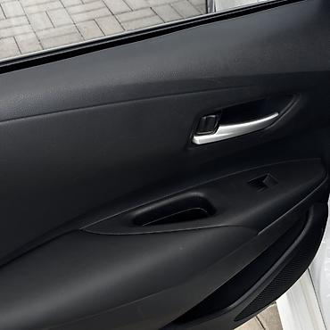 ram: Toyota Corolla: 2021 г., 1.8 л, Автомат, Гибрид, Седан — 9