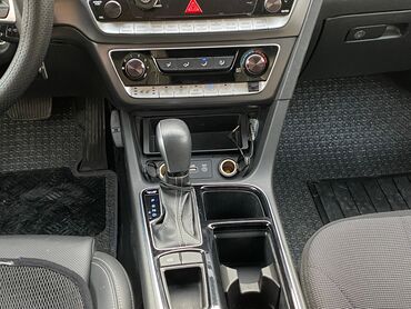 Hyundai: Hyundai Sonata: 2019 г., 2 л, Автомат, Газ, Седан — 4