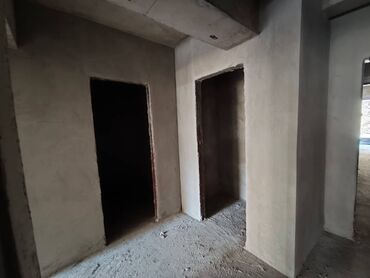 квартира дордой берилет: 1 бөлмө, 49 кв. м, Элитка, 4 кабат, ПСО (өзү оңдоп түзөтүп бүтүү үчүн)