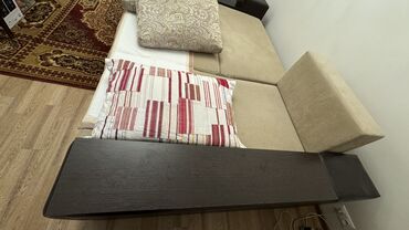 Башка эмерек гарнитуралары: Раскладной диван 260х160 размер, 3 подушки и спинка требуется ремонт