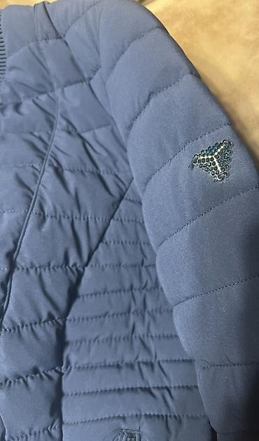 Üst geyimi: Qadınlar üçün qara qısqa quilted yüngül jaket - Rəng: qara - Siluet — 8