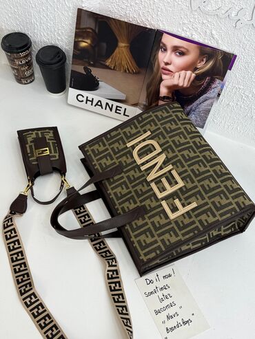 женские вечерние клатчи: Çanta dəsti, Fendi