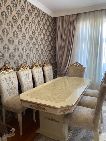 Masalar: Masa + 8 stul birlikde 550 azn satilir‼️ideal veziyyetdedir masa