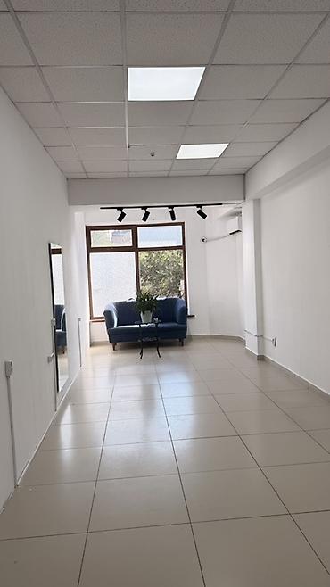 кабинеты в салонах красоты: Аренда офисов, 30 м², В бизнес центре, 1 линия — 2
