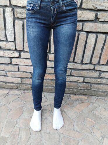 pantalone džeparice: Replay farmerke vel 24
Struk po 33 tegli do 36
Nogavice spolja 92