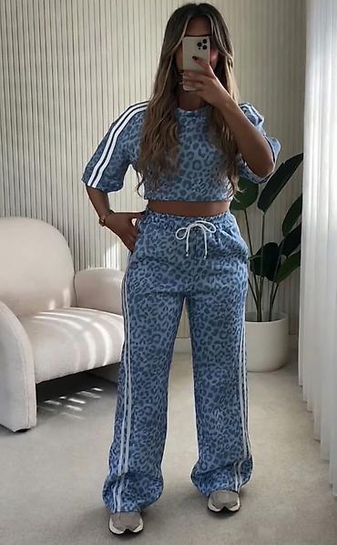 Kompleti: 💫New collection💫

⚜️Univerzalna velicina
⚜️Cena 3500 din — 1