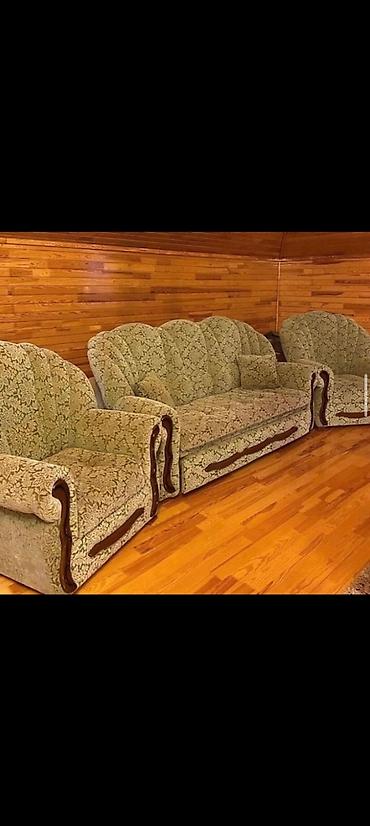 Klassik üslublu yumşaq mebel dəsti - Tərkibi: 3 yerlik divan + 2 ədəd