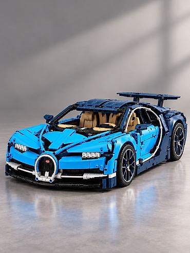 bugatti: Bugatti Chiron — конструктор 4031 деталь + картина 80×50 см — 3