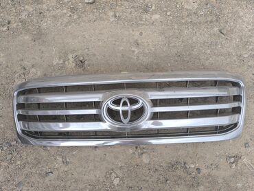 Решетки радиатора: Решетка радиатора Toyota 2005 г., Б/у, Аналог