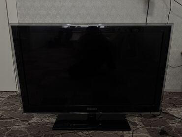 телевизор hisense 40 дюймов: Телевизор Samsung, диагональ около 32–37" (ориентировочно). Плоская