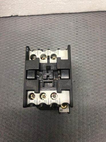 Elektro materijal: #0393 Kontaktor moeller DIL00M 220-240V 600VAC ITH=20A Informacije — 2