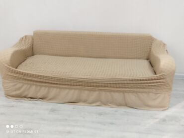 Продаю диван, размер 2.0х0.90 подлокотники снимаются с чехлом в