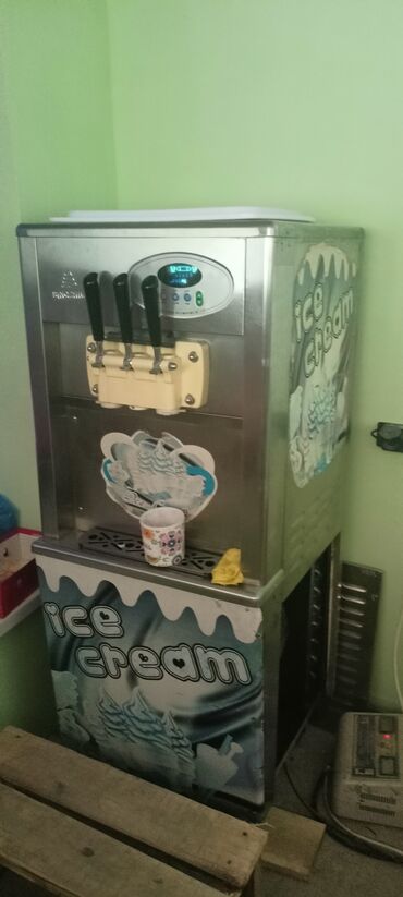 Другое оборудование для кафе, ресторанов: Продаю оборудывание по приготовлению мороженого