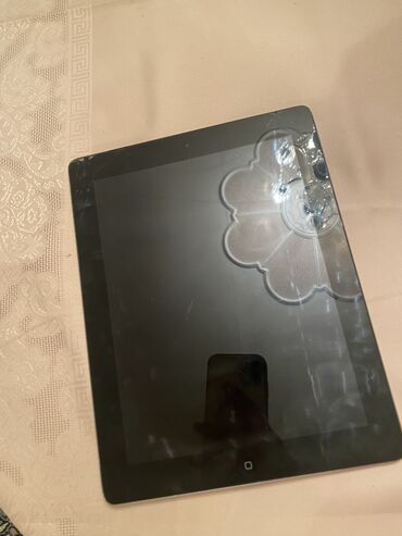 1155 plata: İşlənmiş Apple iPad 2 (2011), 7,9", < 64 GB, Ünvandan götürmə