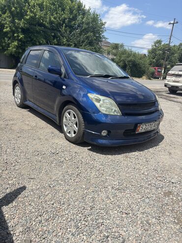 мерс с класс 220: Toyota ist: 2003 г., 1.5 л, Автомат, Бензин, Хэтчбэк