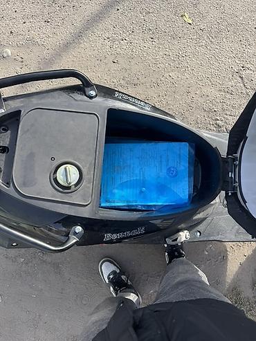 n max: Скутер Benelli (50–125 см³, серия Street/City) в черном цвете — 8