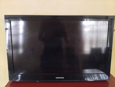 samsunq not 20: Televizor Samsung 82"