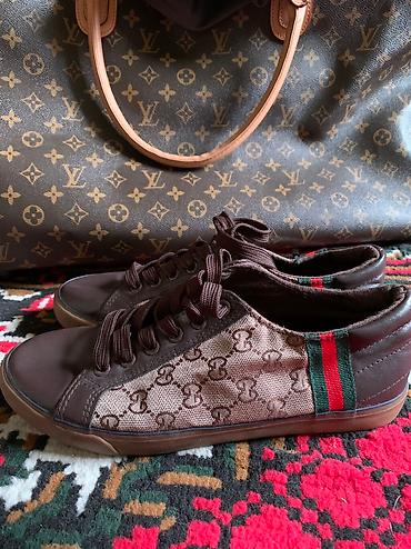 ош кийимдер: Эркектердин кроссовкасы, 41, Gucci, Жаңы, түсү - Күрөң, Өзү алып кетүү — 2