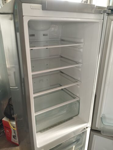 продаю не рабочий телевизор: Холодильник Samsung, Б/у, Двухкамерный, No frost, 70 * 180 * 70