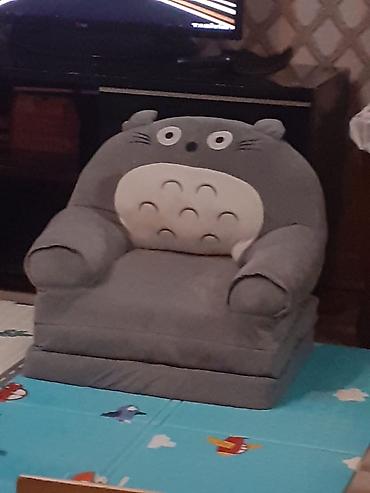 Uşaq kreslosu – Totoro temalı, yumşaq plyuş üzlü. Xüsusiyyətlər: -