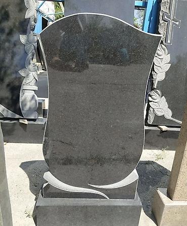 Мраморные и гранитные работы: Гранитные памятники - Изготовление памятников из цельного — 3