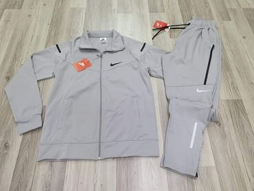 Trenerke: TOP PONUDA Veličine S M L XL XXL Cena 4400 dinara Moguca zamena — 8