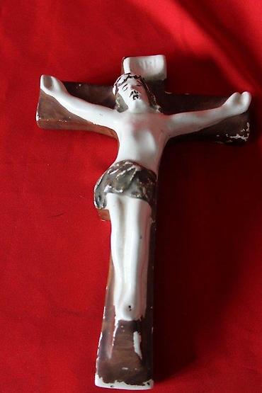 kopije satova: HRIST NA KRSTU, KERAMIKA | Figura Isusa na krstu, urađeno od — 2