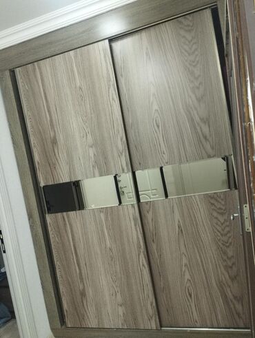 Divanlar: Qarderob, paltar dolabı