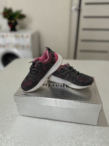 Women's Sneakers and athletic shoes: 1-2. Фото Кроссовки модные классные удобные для девочек. Размер 28 — 8