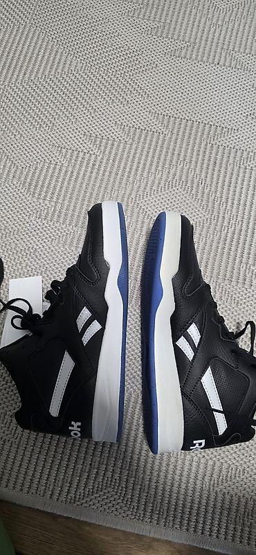 crni todor: POTPUNO NOVE ETIKETA Reebok kožne patike – visoki model - Model — 1