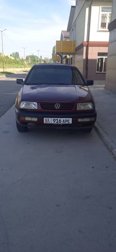 машина венто: Volkswagen Vento: 1994 г., 1.8 л, Механика, Бензин, Седан