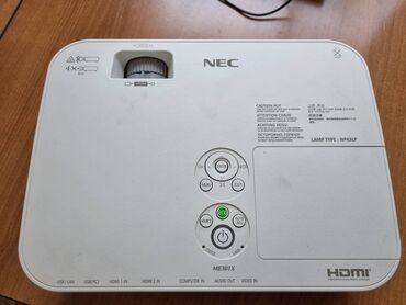 ультрабук hp: Проектор NEC ME301X с технологией HDMI, обеспечивающий четкое и яркое