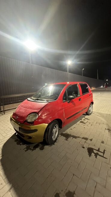 ауди а6 с: Daewoo Matiz, 5‑дверный хэтчбек, красный с золотистым бампером