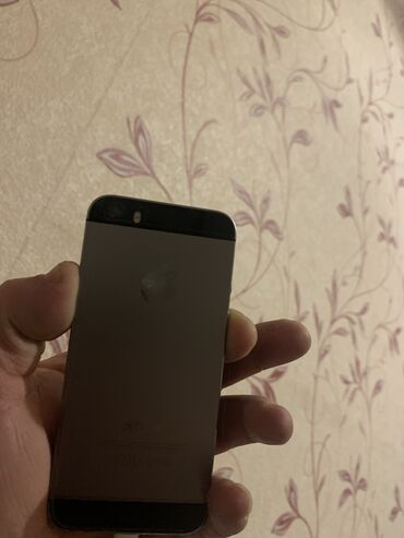 5s ayfon: IPhone 5s, 16 GB, Natural Titanium, Barmaq izi