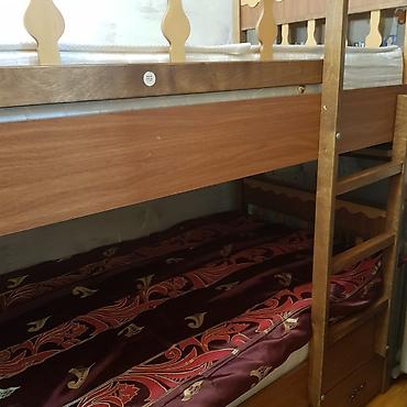 taxta satisi: Oğlan və qız üçün, İşlənmiş, Çarpayı, Matras ilə, Siyirməli, Taxta — 3
