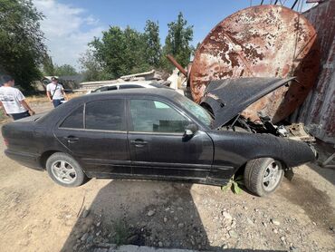 бензобак 210: Mercedes-Benz : 2001 г., 2.2 л, Механика, Дизель, Седан