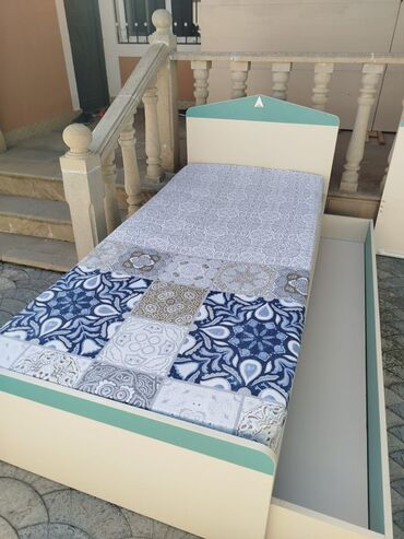 Təknəfərlik uşaq çarpayıları: Oğlan və qız üçün, Çarpayı, Bazasız, Matras ilə, Siyirməli