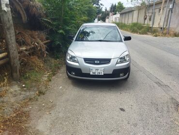 цены на авто: Kia Rio: 1.4 l | 2005 il Hetçbek