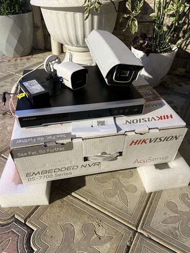 TV və video: Ideal veziyyetde Hikvision Kameralar 8eded ve 8eded demir korpusu ile
